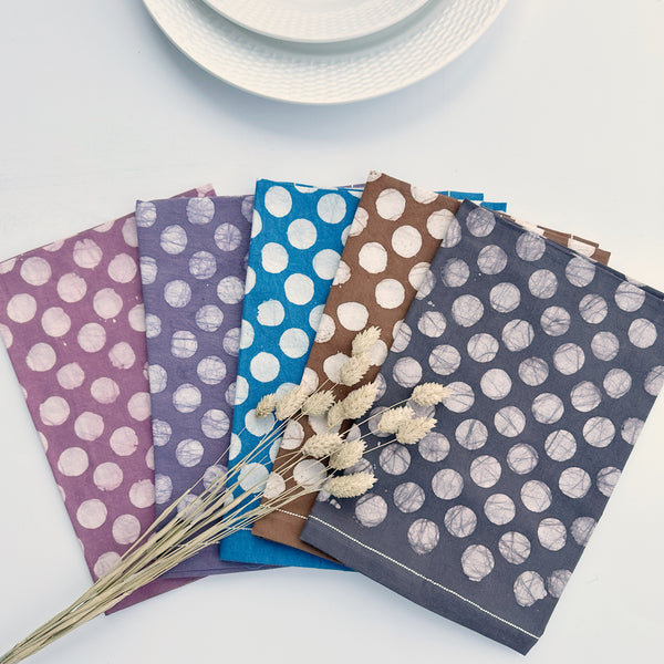 http://www.terraklay.com/cdn/shop/files/TerraKlay-Polka-dots-cloth-napkins-all-colors_600x.jpg?v=1686059899