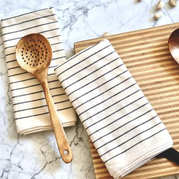 https://www.terraklay.com/cdn/shop/products/terraklay.com-kitchen-tea-towels-white_600x.jpg?v=1634770264